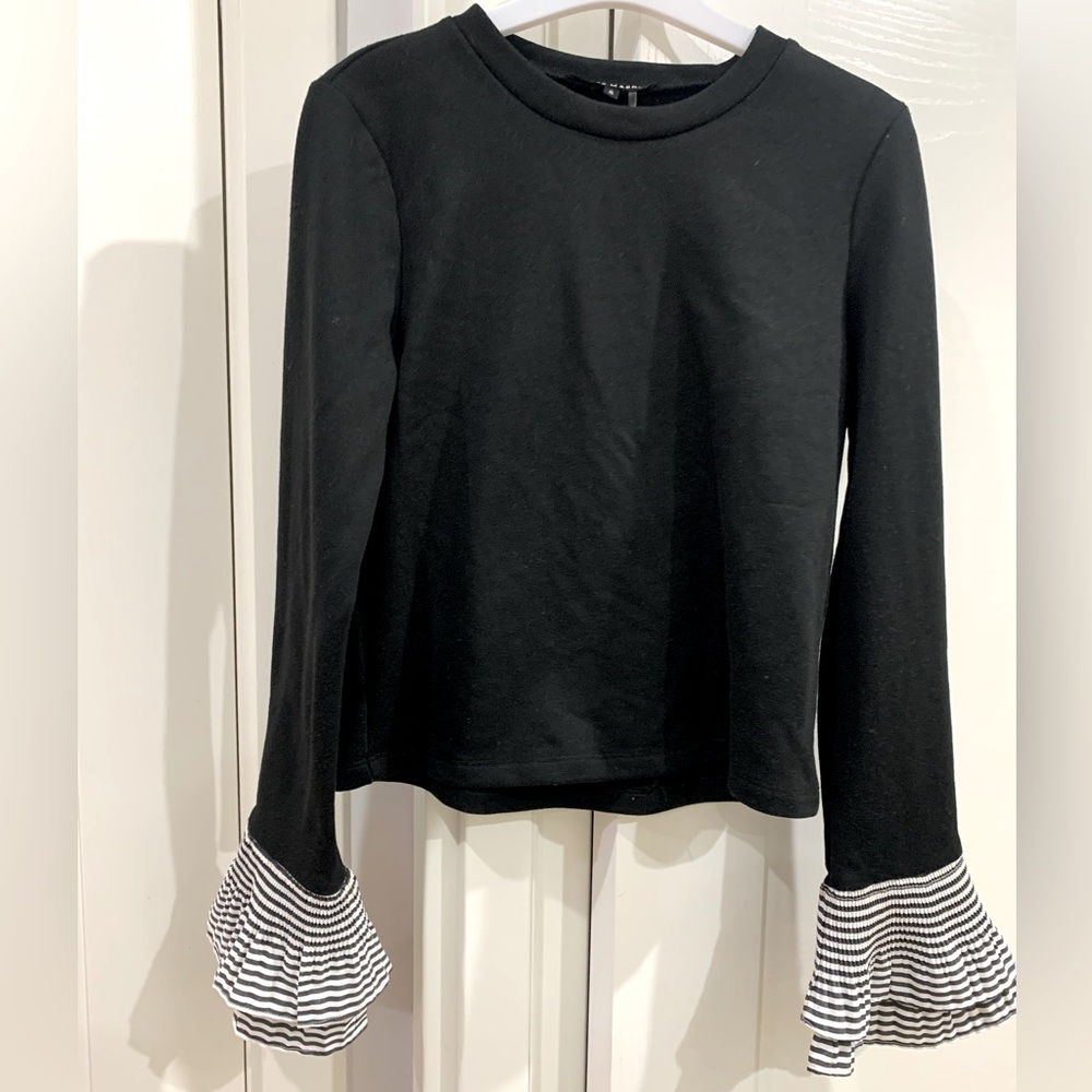 Black long sleeve stop with striped flare sleeves